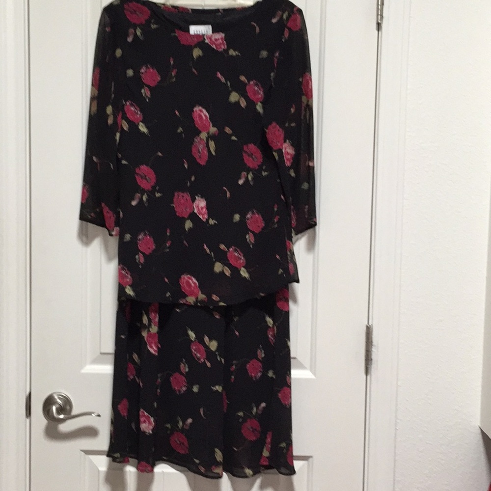 Leslie Fay 2-piece floral dress.